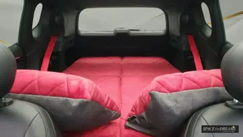 Pohled do interiéru spací matrace SPACEBED pro Smart #5.