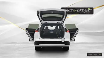   Tvarově stálá matrace pro auto - SPACEBED® v barvě Magic Rosé leží perfektně v Xpeng G9.