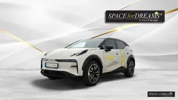   Pohodlná matrace do auta v barvě Magic Rosé ideálně a přesně vyplní celý prostor Zeekr X.